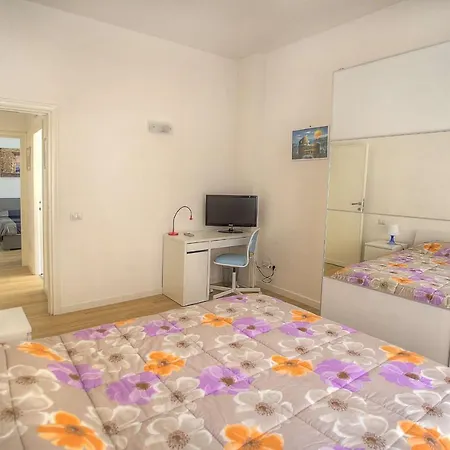 Holiday Aroma Apartment