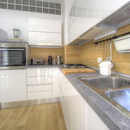 Holiday Aroma Apartment *