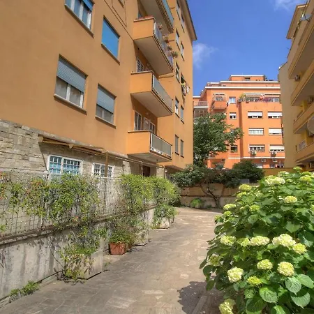 Holiday Aroma Apartment *